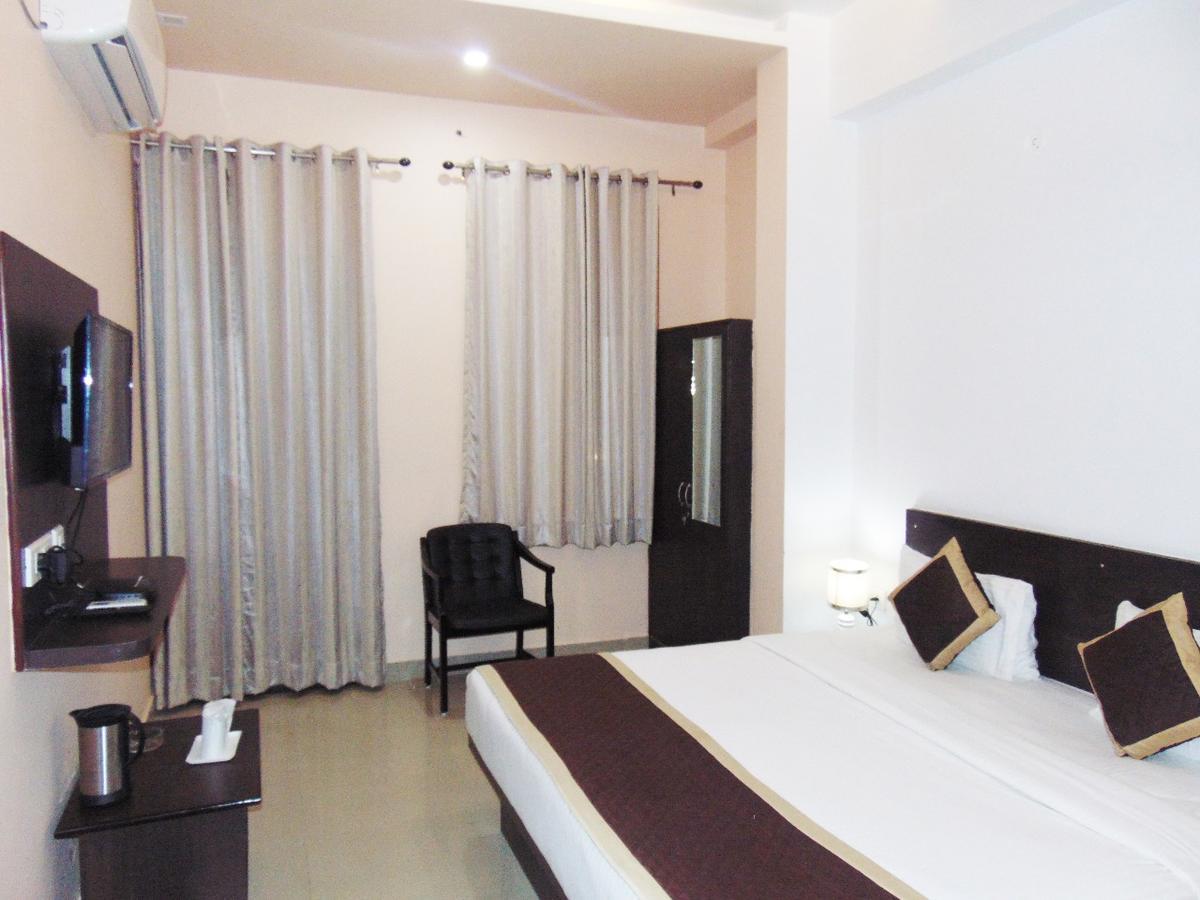 Makrana Raj Hotel Sikar Eksteriør bilde